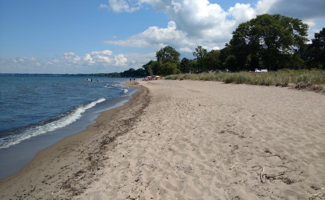 Nickel Plate Beach'in fotoğrafı açık bej kum yüzey ile