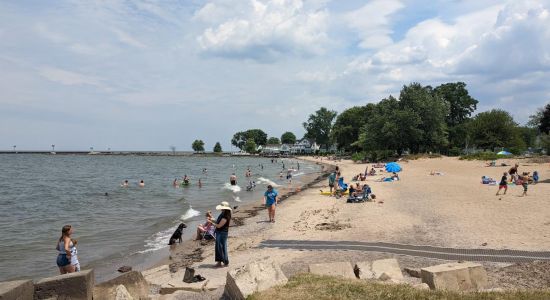 Vermilion Lighthouse Beach