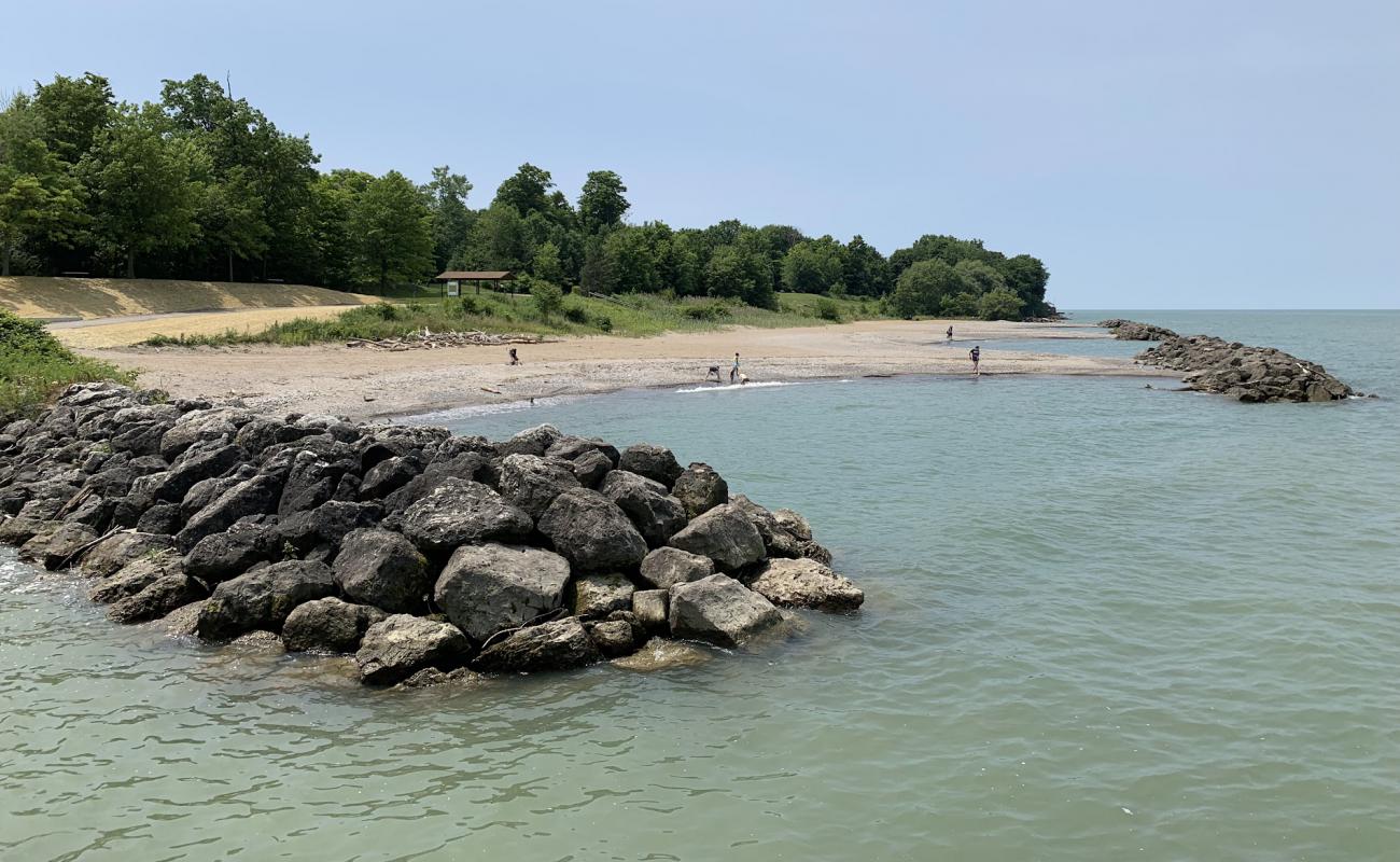 Sims Beach'in fotoğrafı gri çakıl taşı yüzey ile