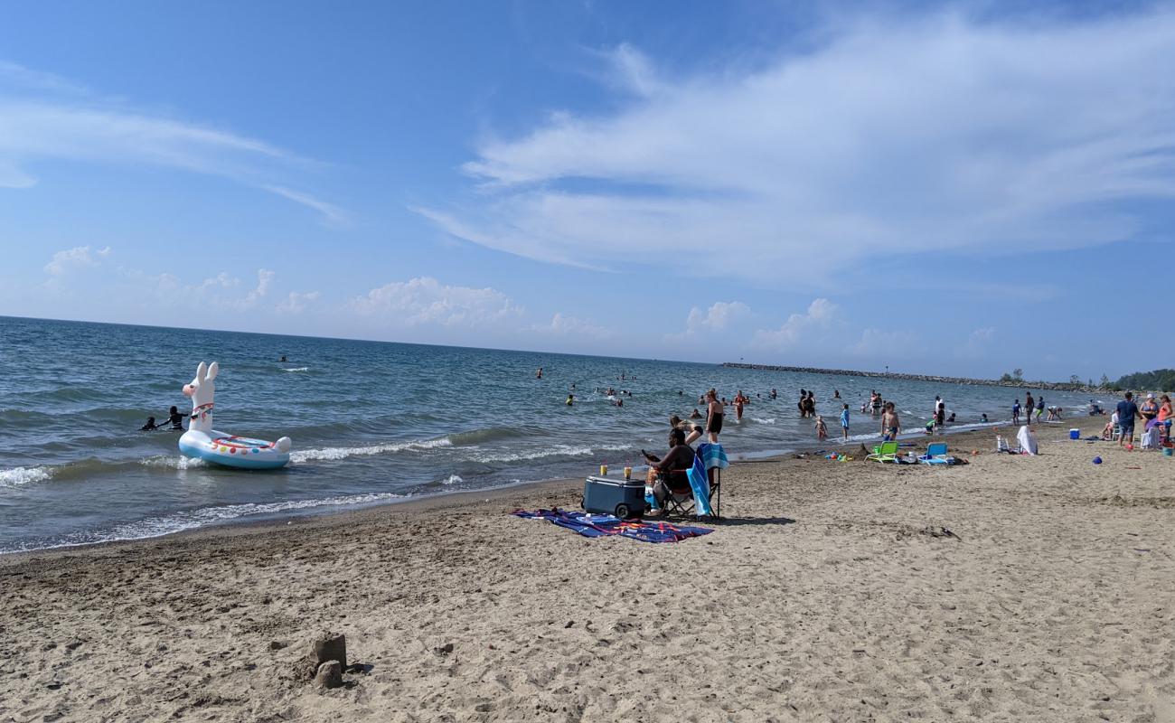 Sunset Bay Beach'in fotoğrafı parlak kum yüzey ile