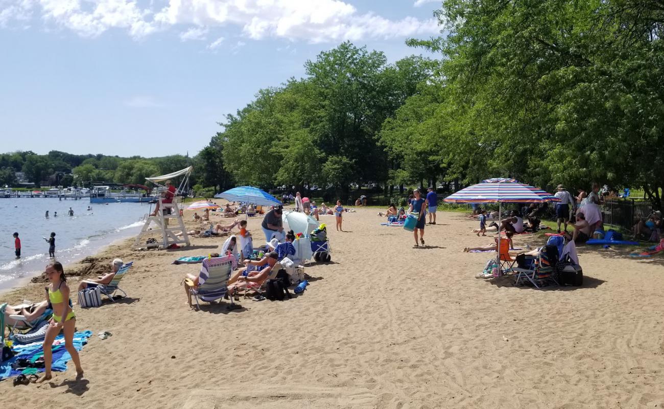 Williams Bay Beach'in fotoğrafı parlak kum yüzey ile