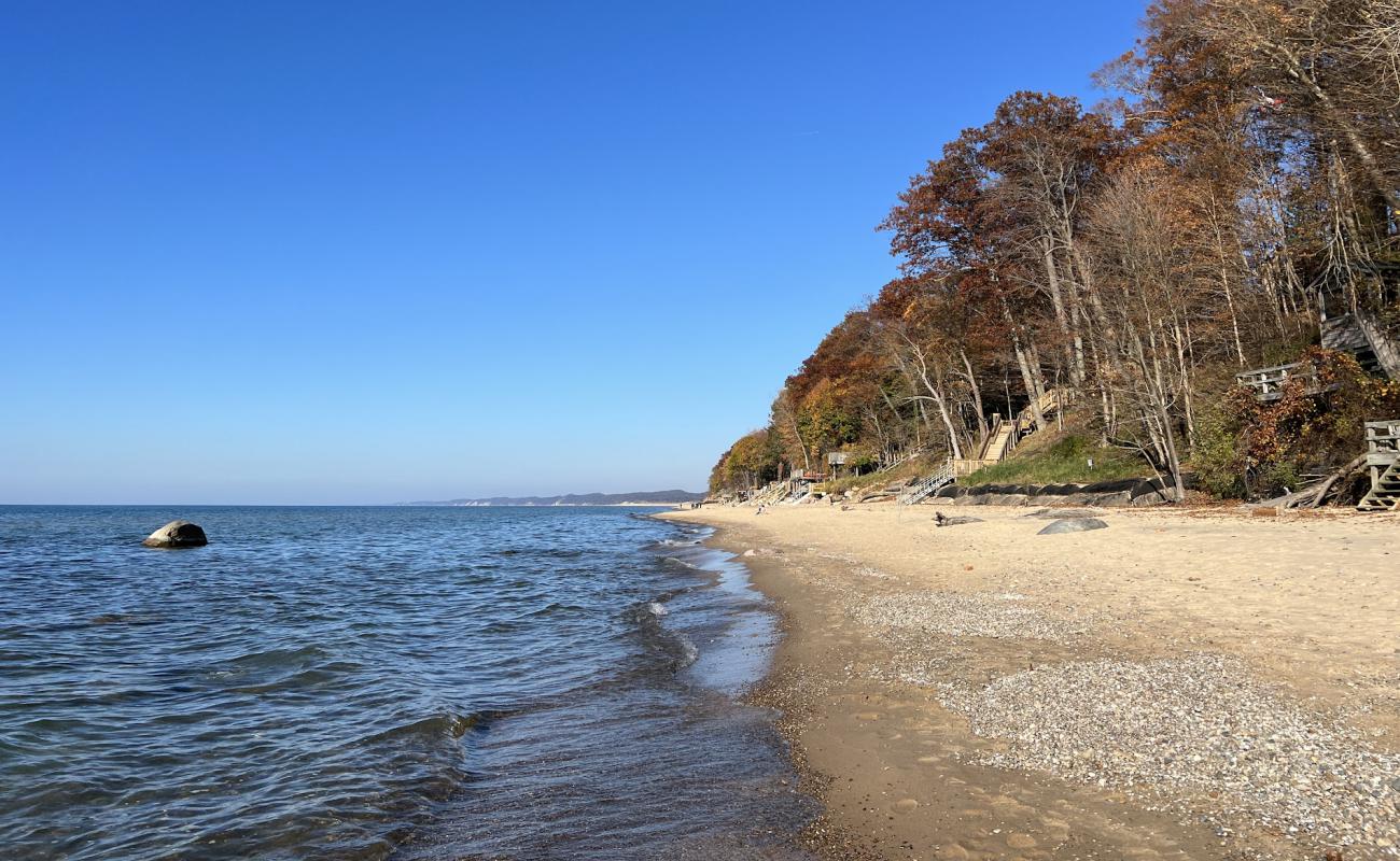 Douglas Beach'in fotoğrafı açık bej kum yüzey ile