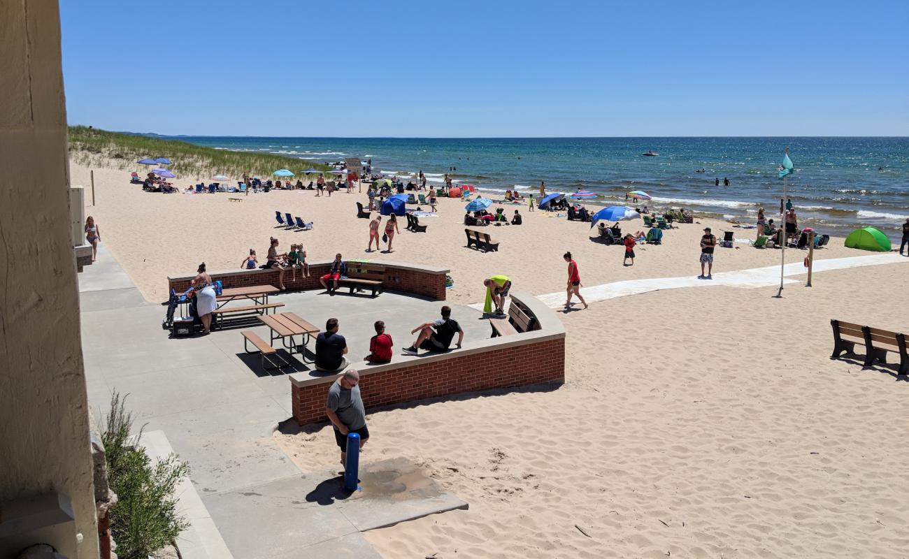 Ludington State Park Beach'in fotoğrafı açık bej kum yüzey ile