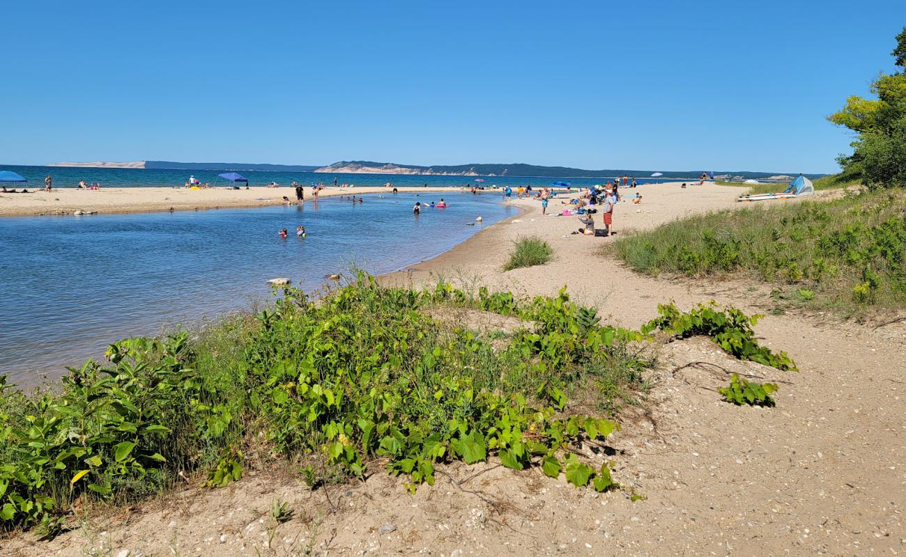 Platte River Beach'in fotoğrafı açık bej kum yüzey ile