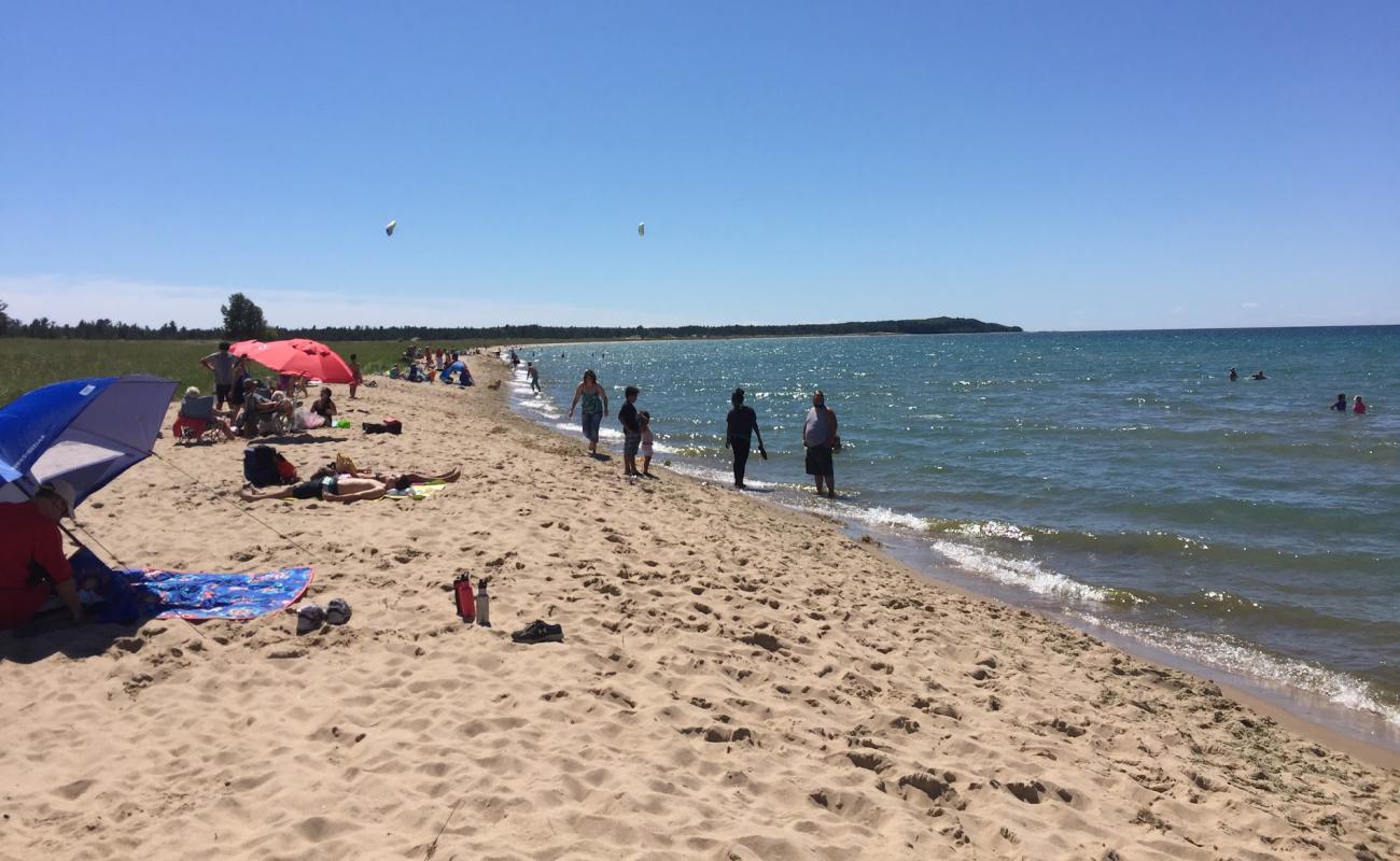 Peterson Beach'in fotoğrafı açık bej kum yüzey ile