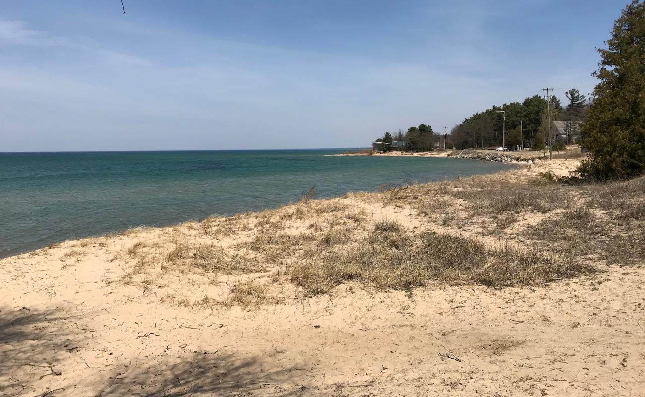 Old Bathing Beach'in fotoğrafı parlak kum yüzey ile