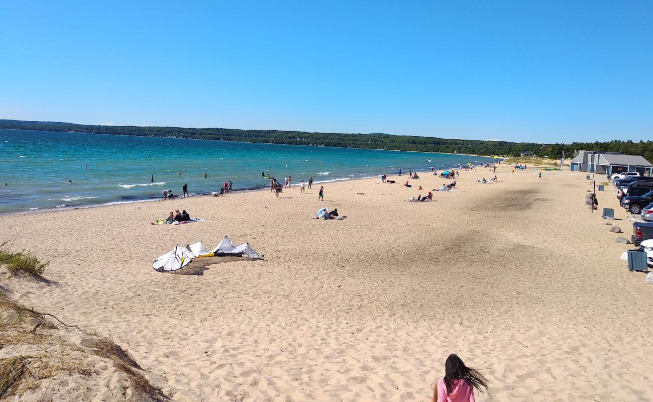 Petoskey State Park Beach'in fotoğrafı açık bej kum yüzey ile