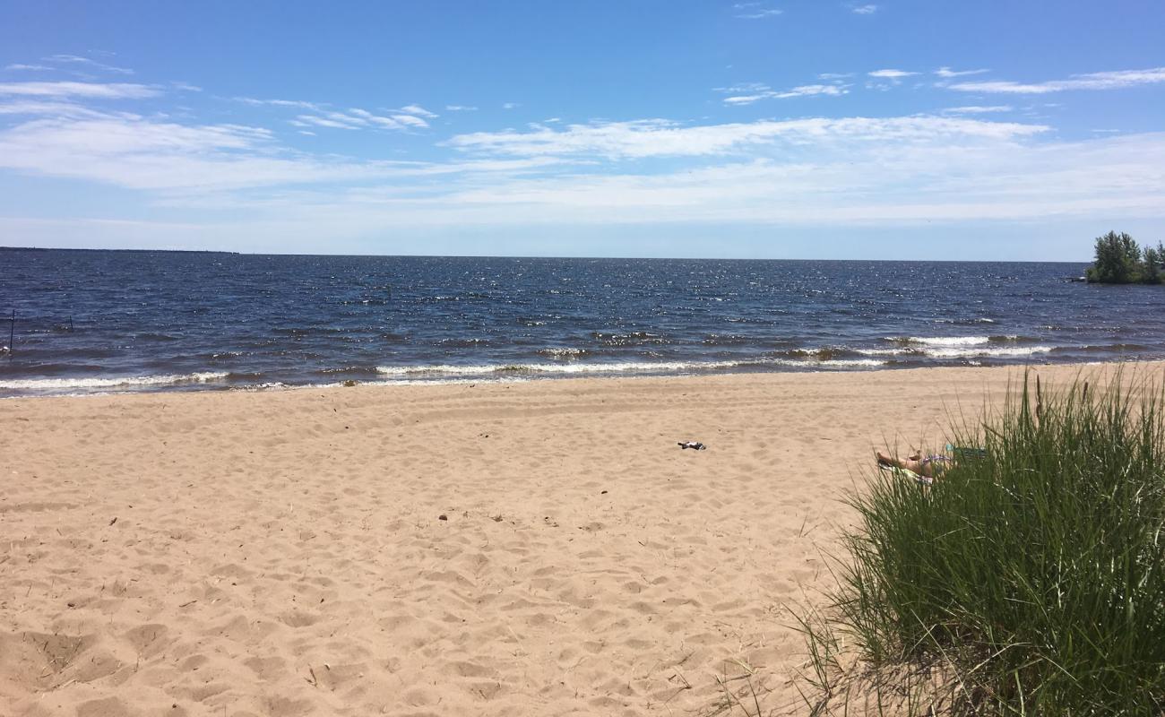 Escanaba Municipal Beach'in fotoğrafı açık bej kum yüzey ile