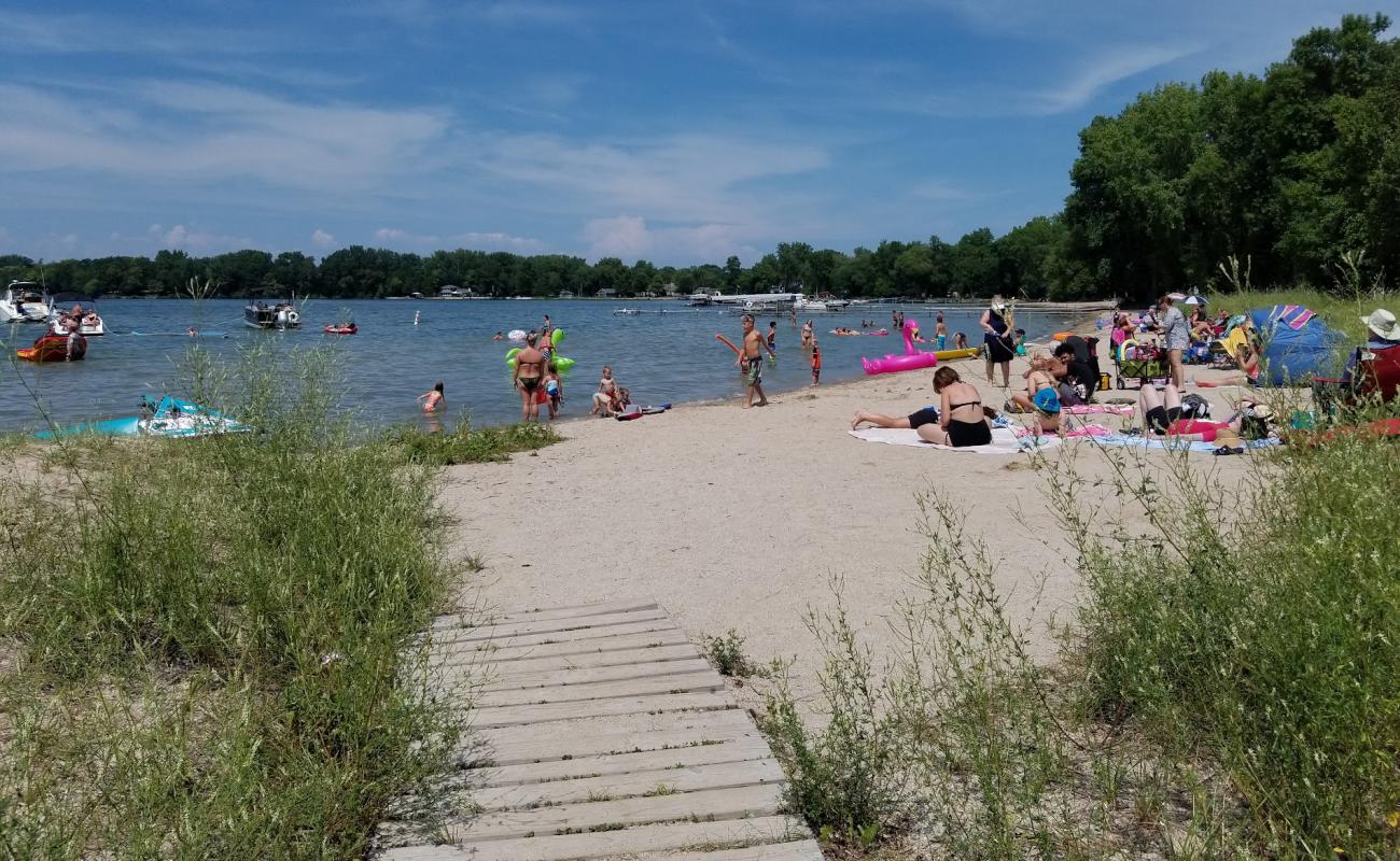 Haines Beach'in fotoğrafı parlak kum yüzey ile