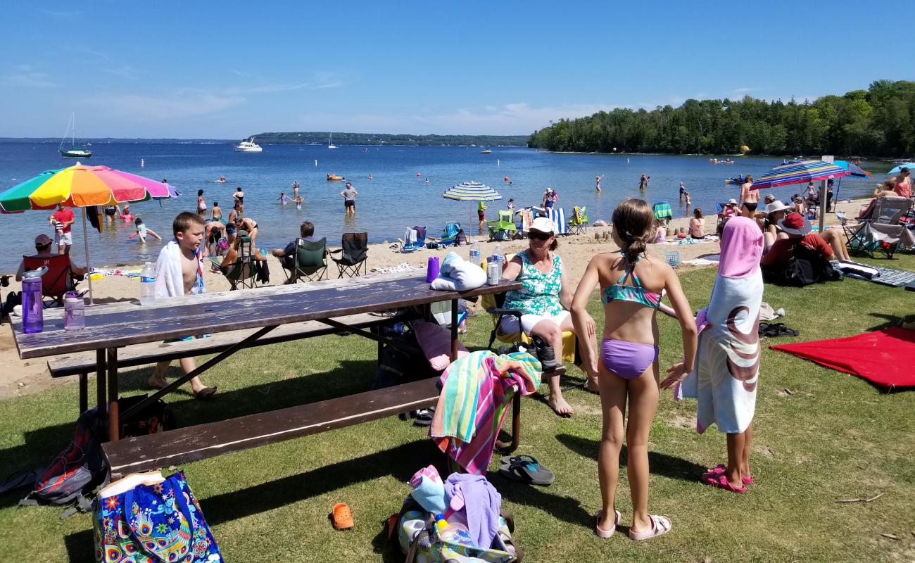 Nicolet Beach'in fotoğrafı parlak kum yüzey ile