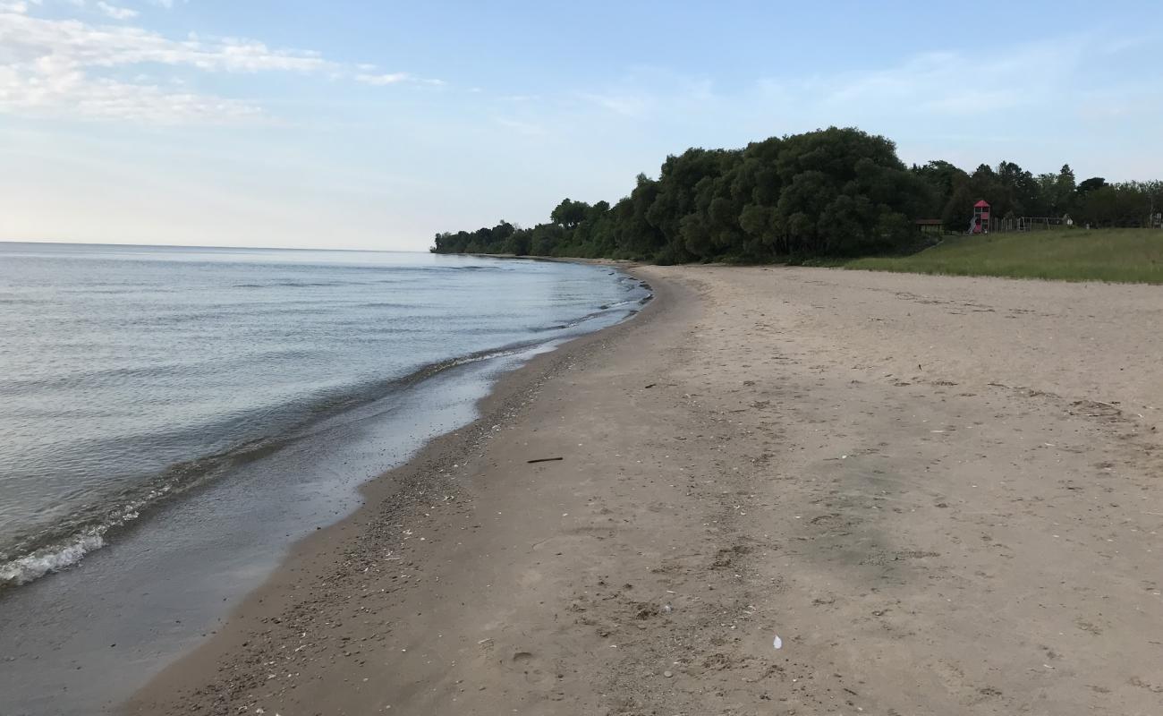 Red Arrow Beach'in fotoğrafı parlak kum yüzey ile