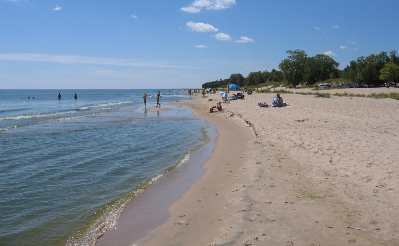 Kohler-Andrae Beach'in fotoğrafı parlak kum yüzey ile