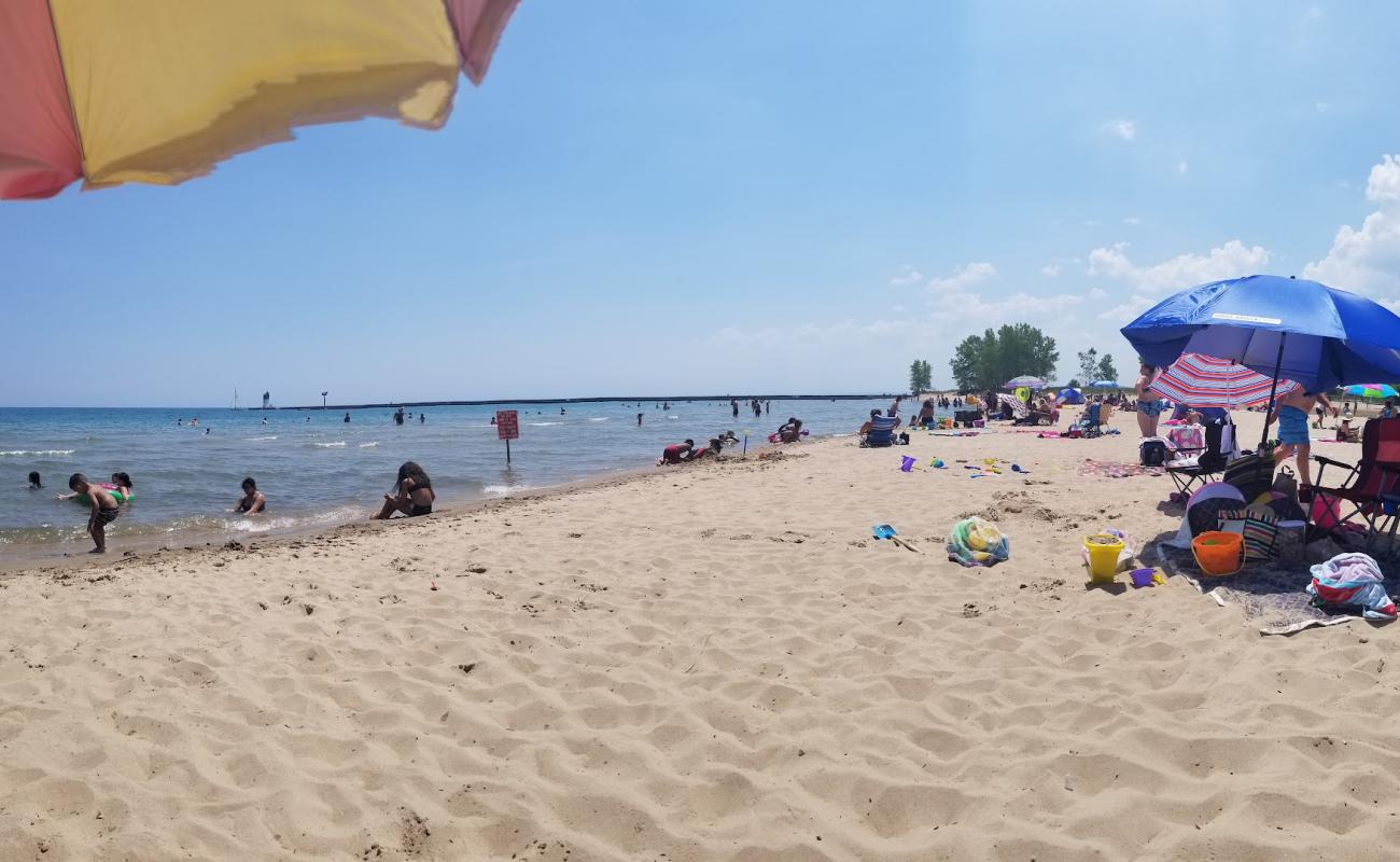 Waukegan Municipal Beach'in fotoğrafı parlak kum yüzey ile