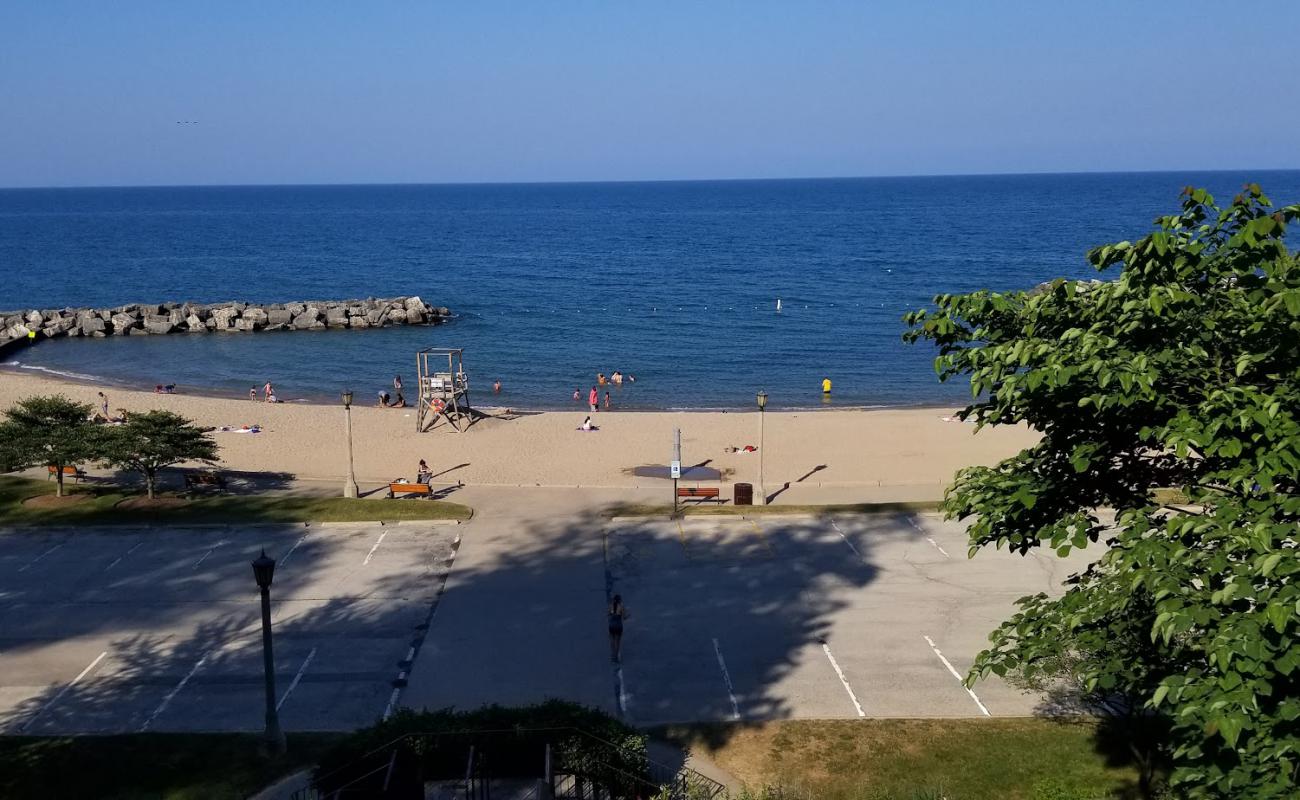 Lake Forest Beach'in fotoğrafı parlak kum yüzey ile