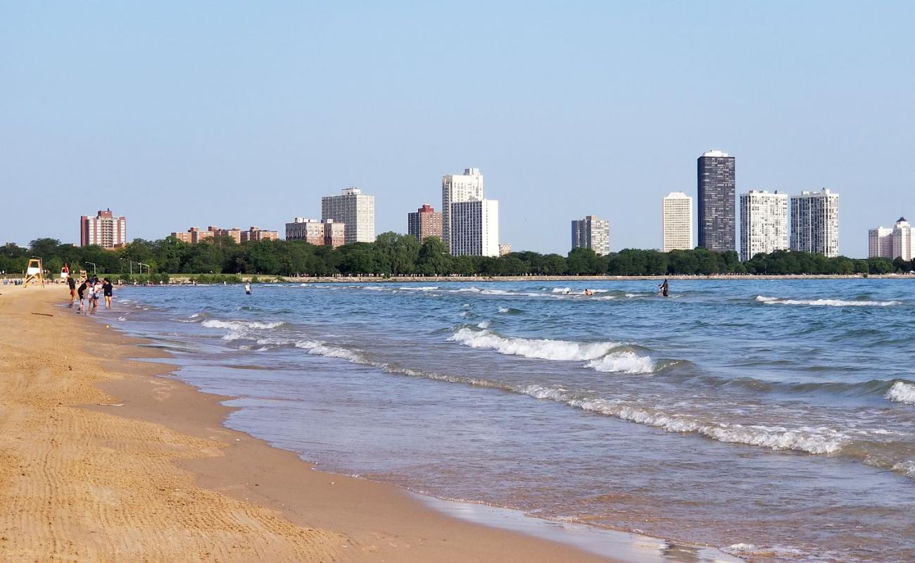 Montrose Beach'in fotoğrafı parlak kum yüzey ile