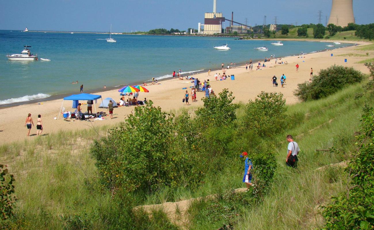 Central Beach'in fotoğrafı parlak kum yüzey ile