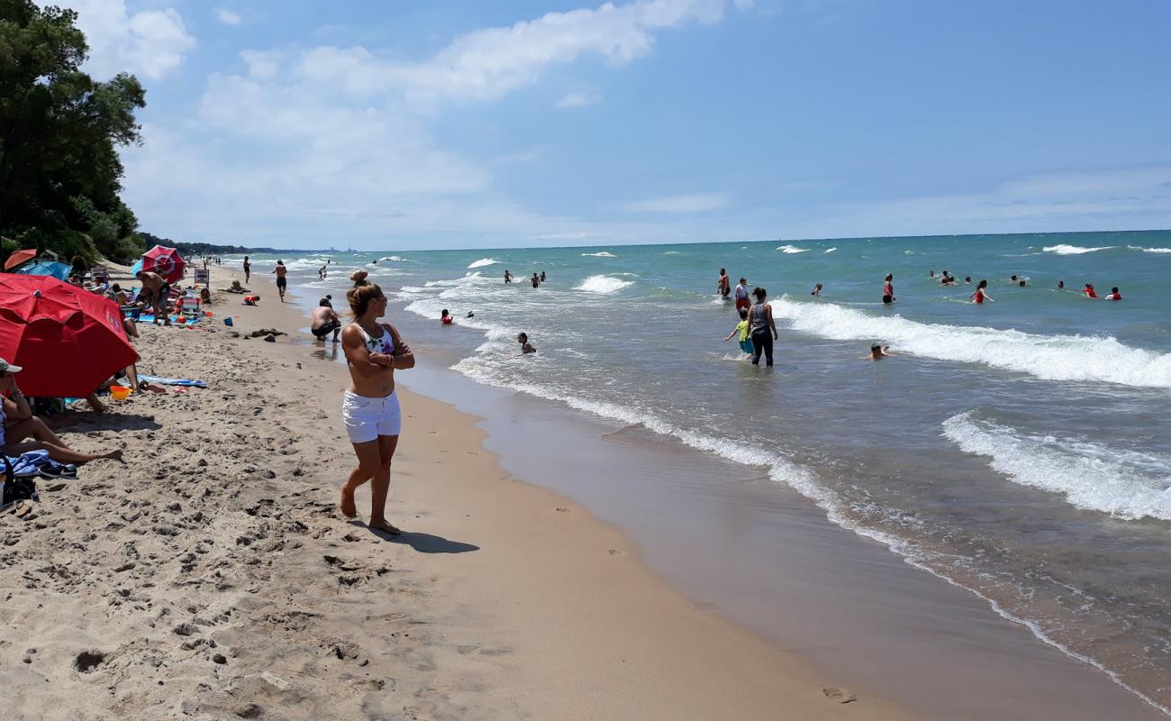 Town Line Beach'in fotoğrafı parlak kum yüzey ile