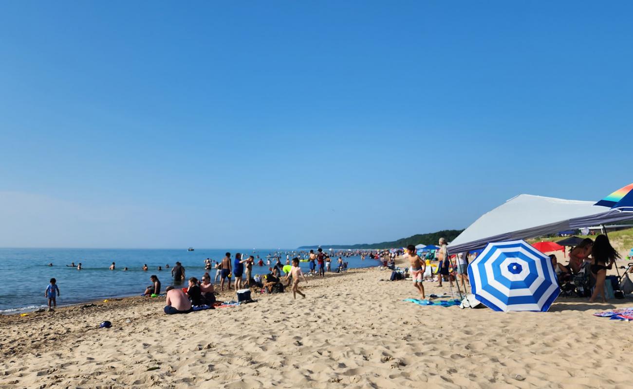 Warren Dunes Beach'in fotoğrafı parlak kum yüzey ile