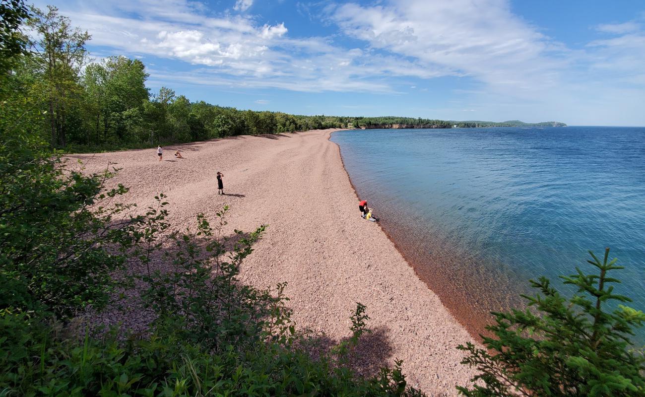 Iona's Beach'in fotoğrafı kahverengi çakıl yüzey ile