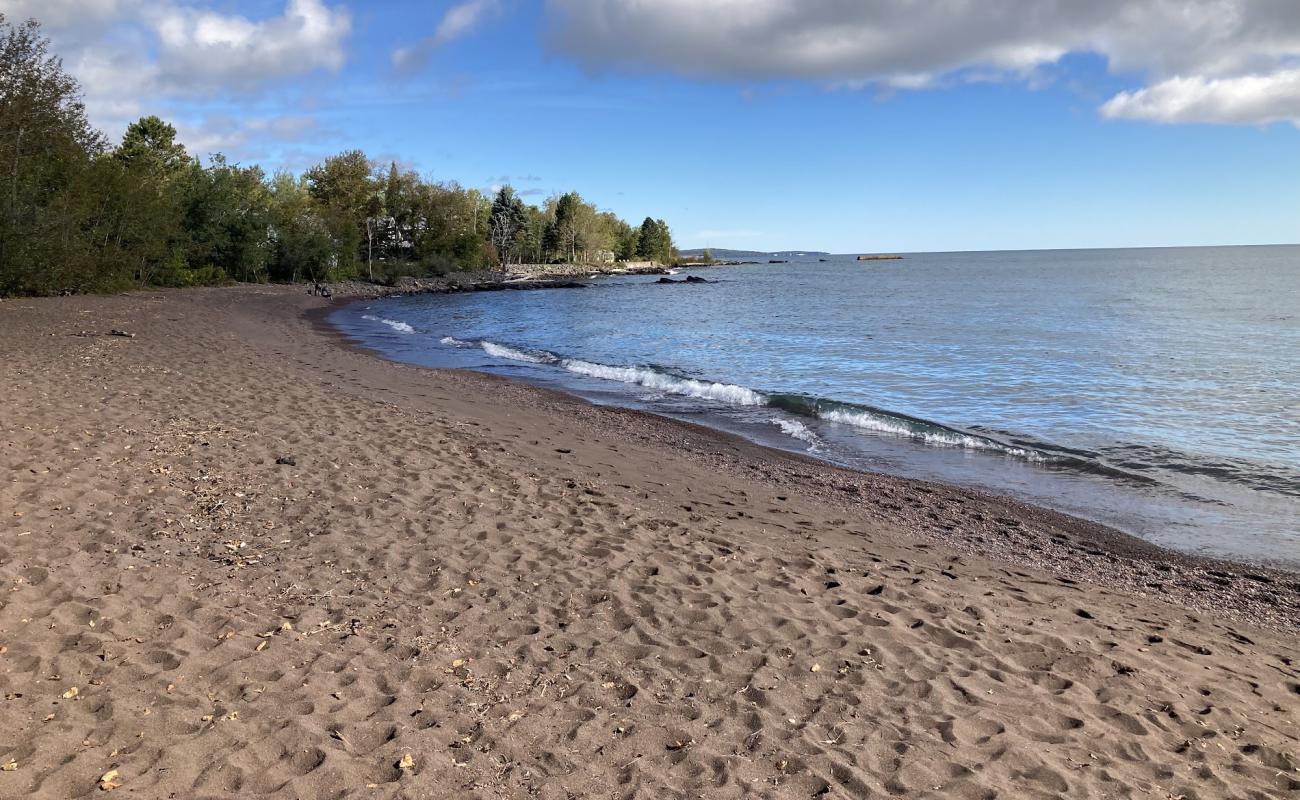 Knife River Marina Beach'in fotoğrafı koyu i̇nce çakıl yüzey ile