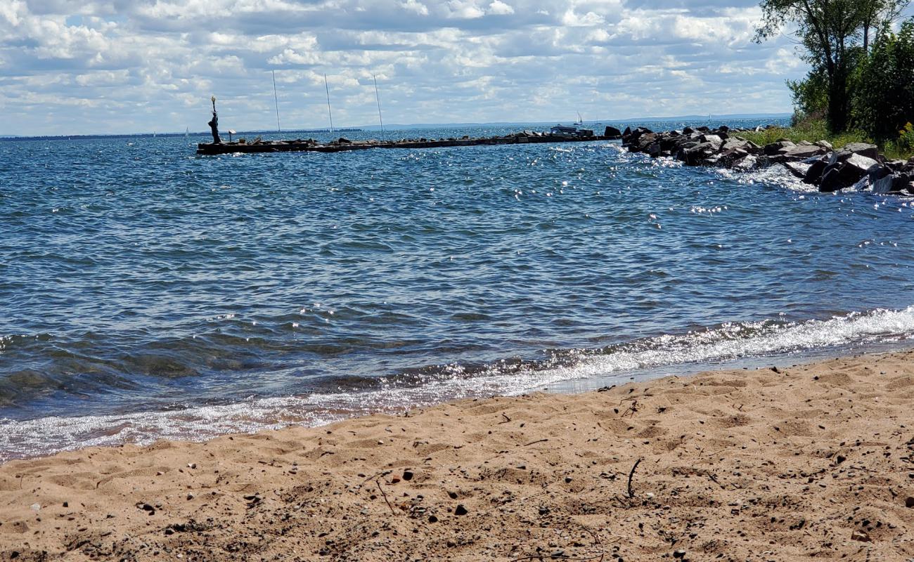 Halvor Reiten Beach'in fotoğrafı açık bej kum yüzey ile