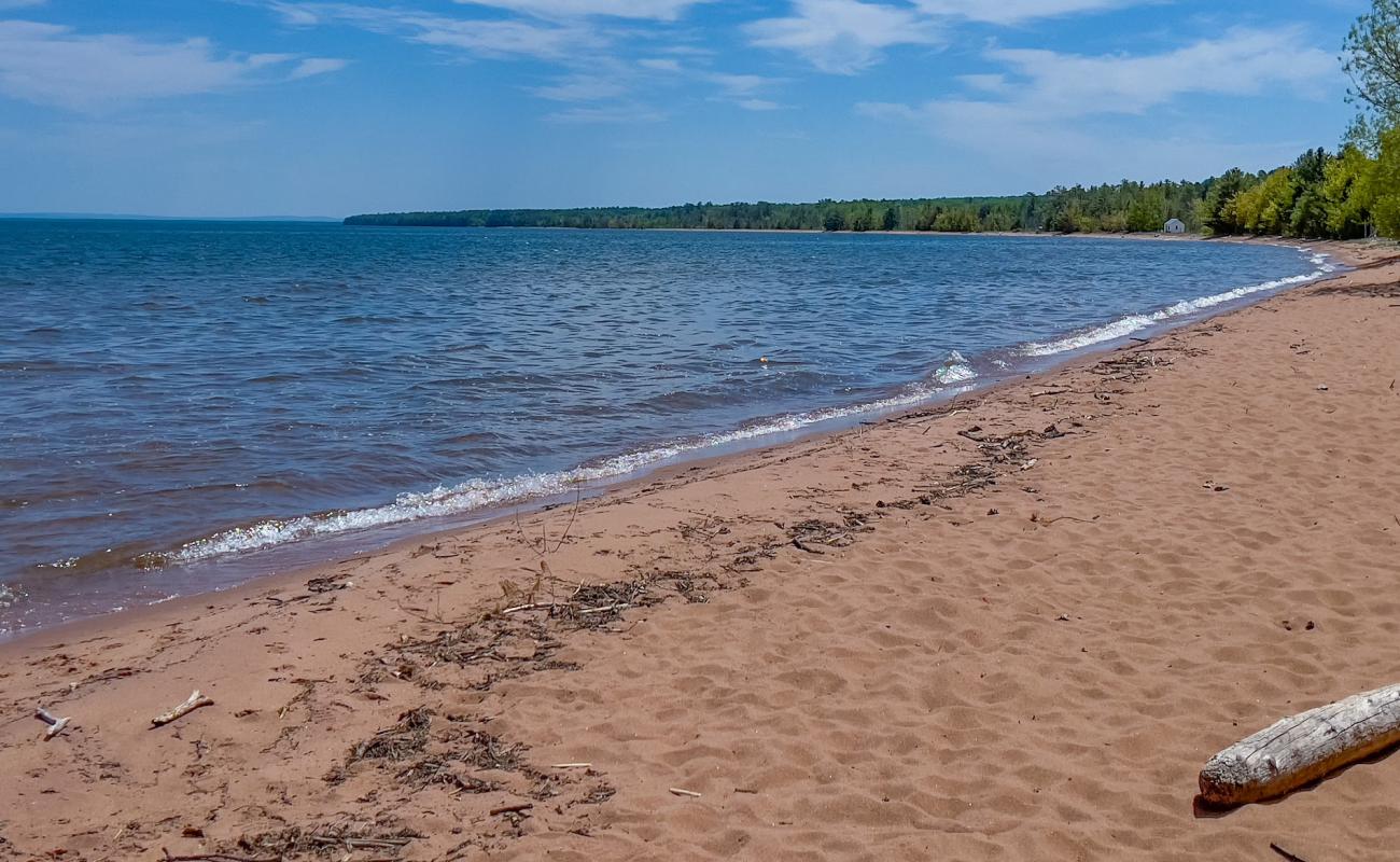 Friendly Valley Beach'in fotoğrafı parlak kum yüzey ile