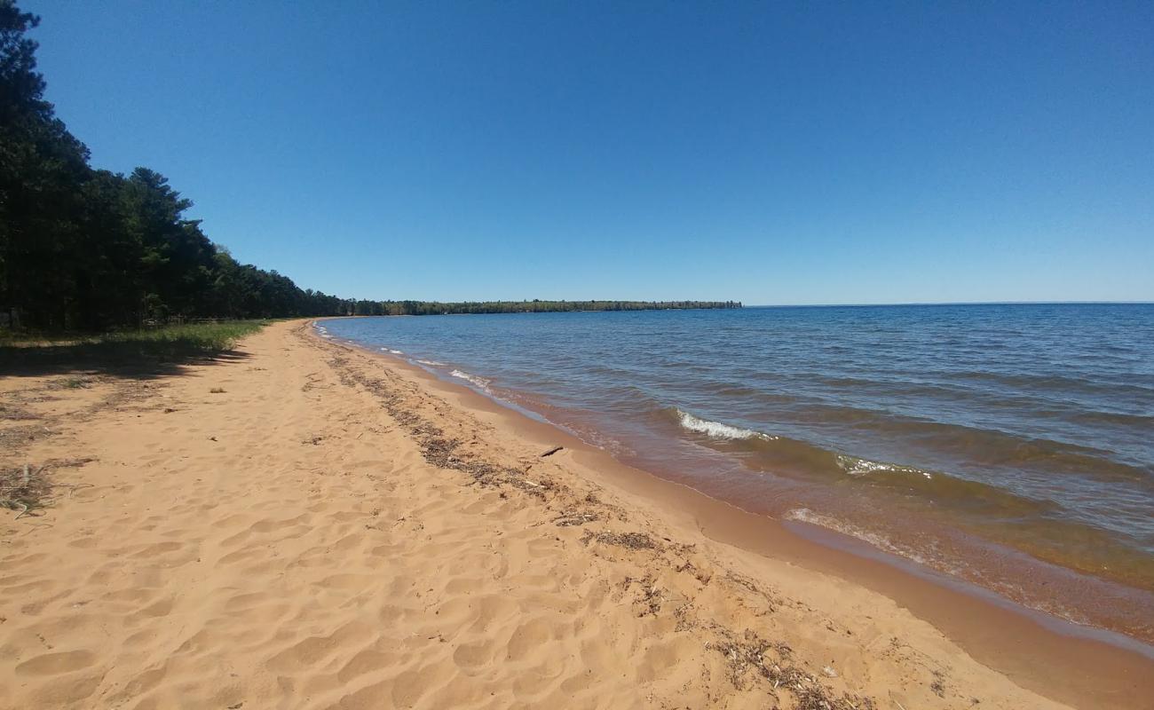 Second Sand Beach'in fotoğrafı parlak kum yüzey ile