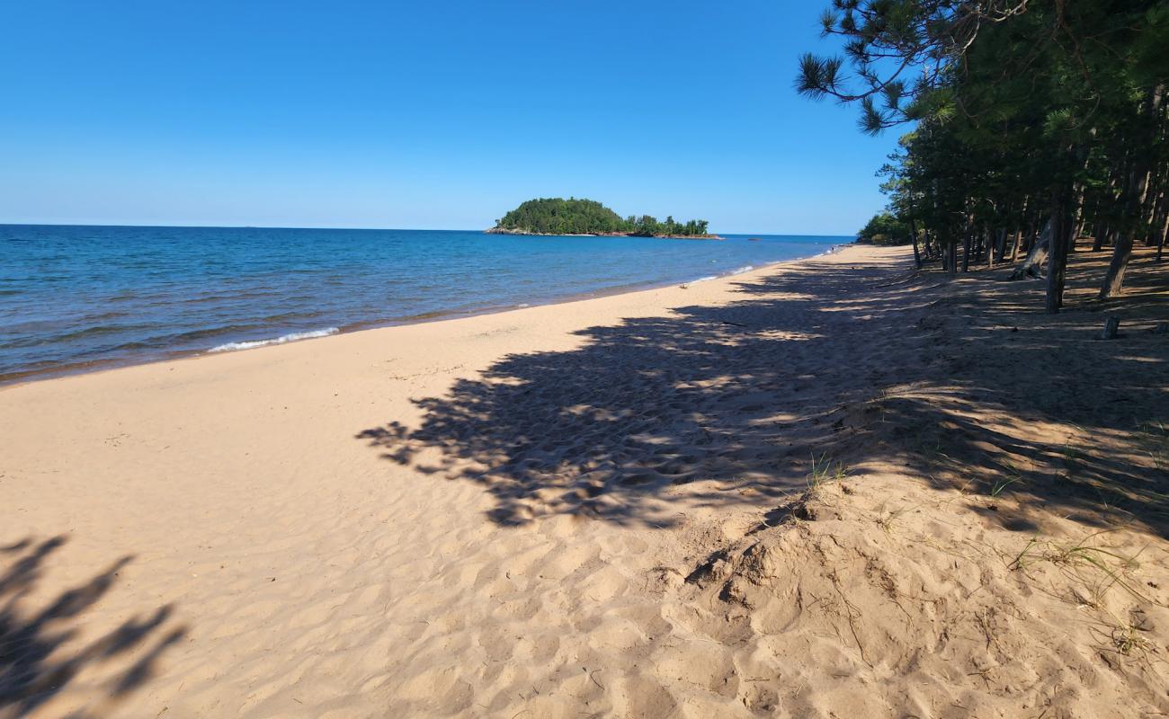 Little Presque Beach'in fotoğrafı parlak kum yüzey ile