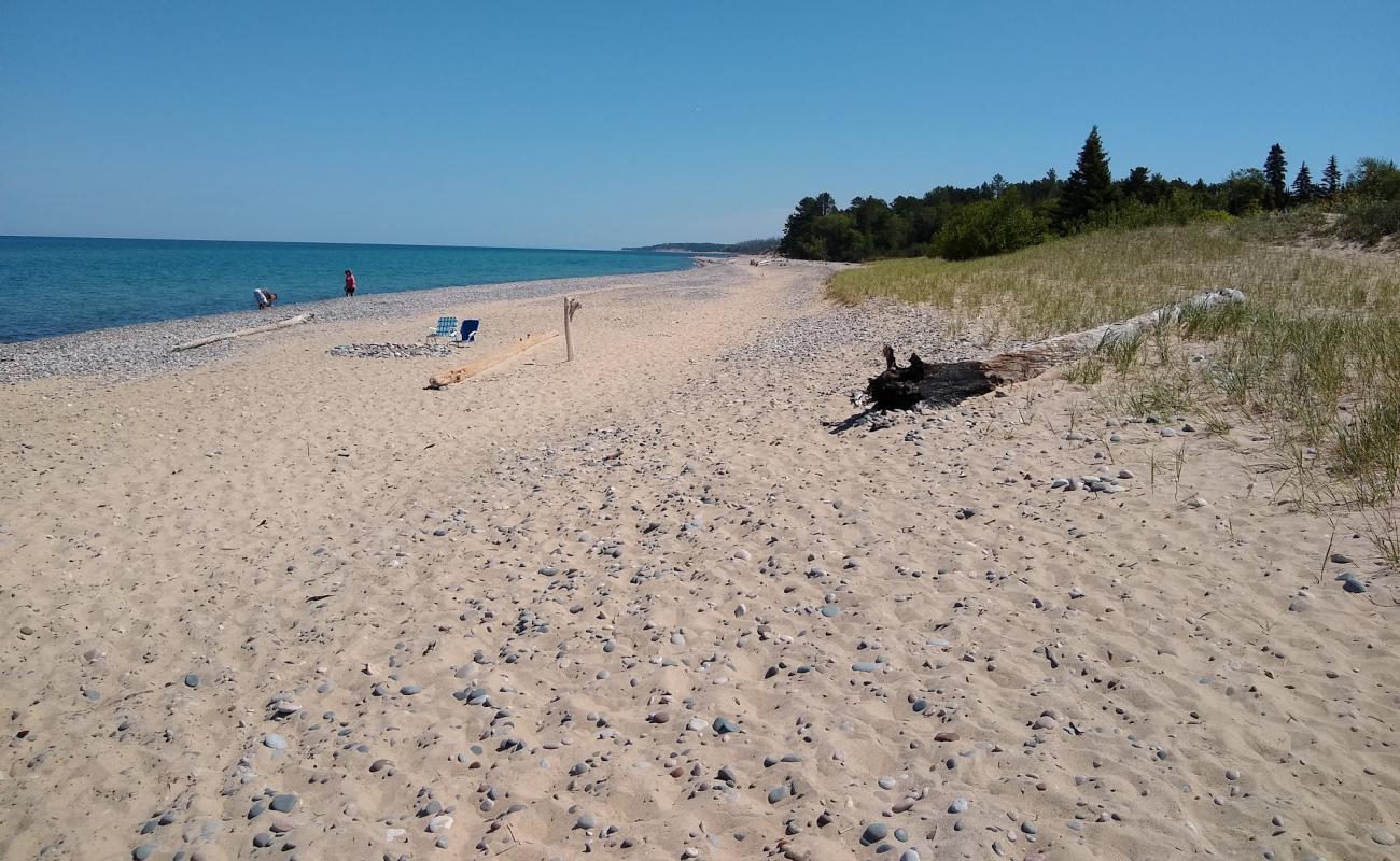 Two Hearted Beach'in fotoğrafı çakıl ile kum yüzey ile