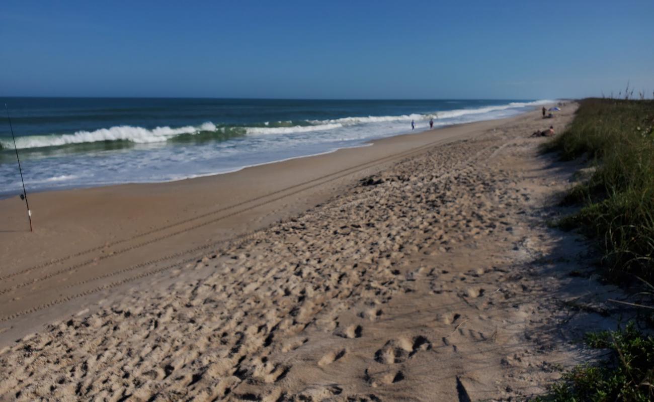 Titusville beach'in fotoğrafı açık bej kum yüzey ile