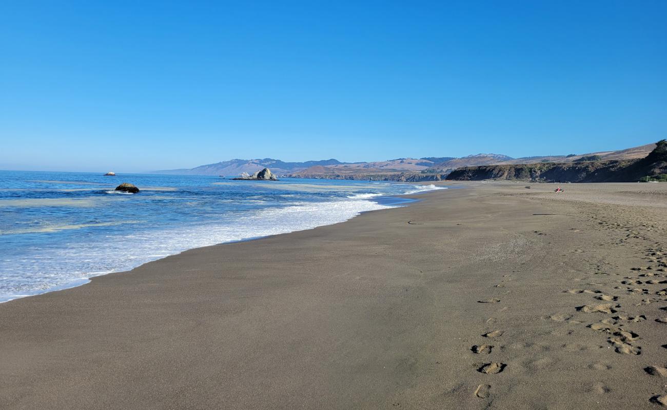 Wrights Beach'in fotoğrafı gri kum yüzey ile