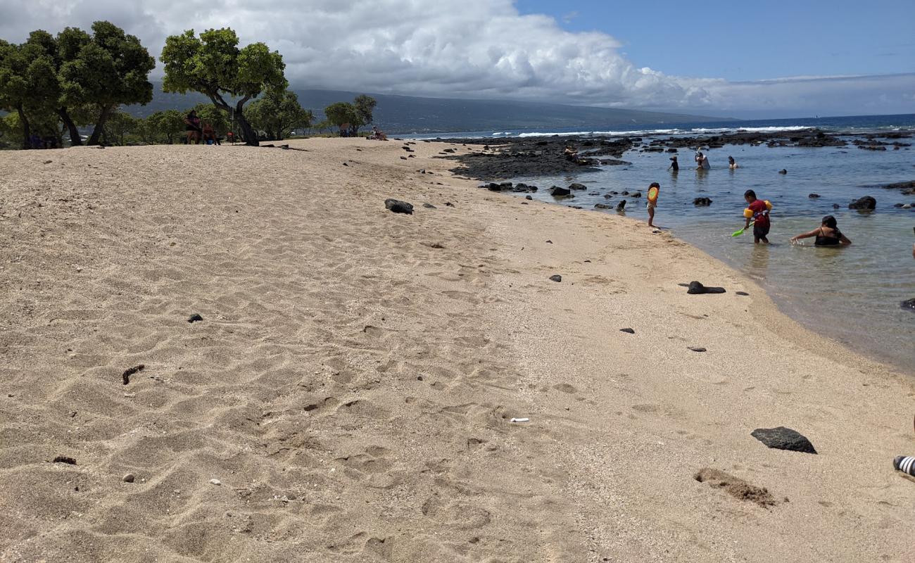 Kailua Kona Beach'in fotoğrafı parlak kum yüzey ile