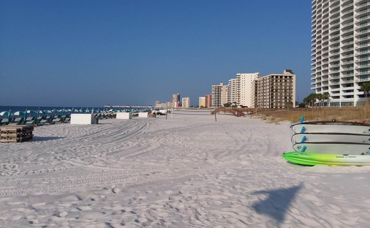 Orange Beach'in fotoğrafı beyaz ince kum yüzey ile