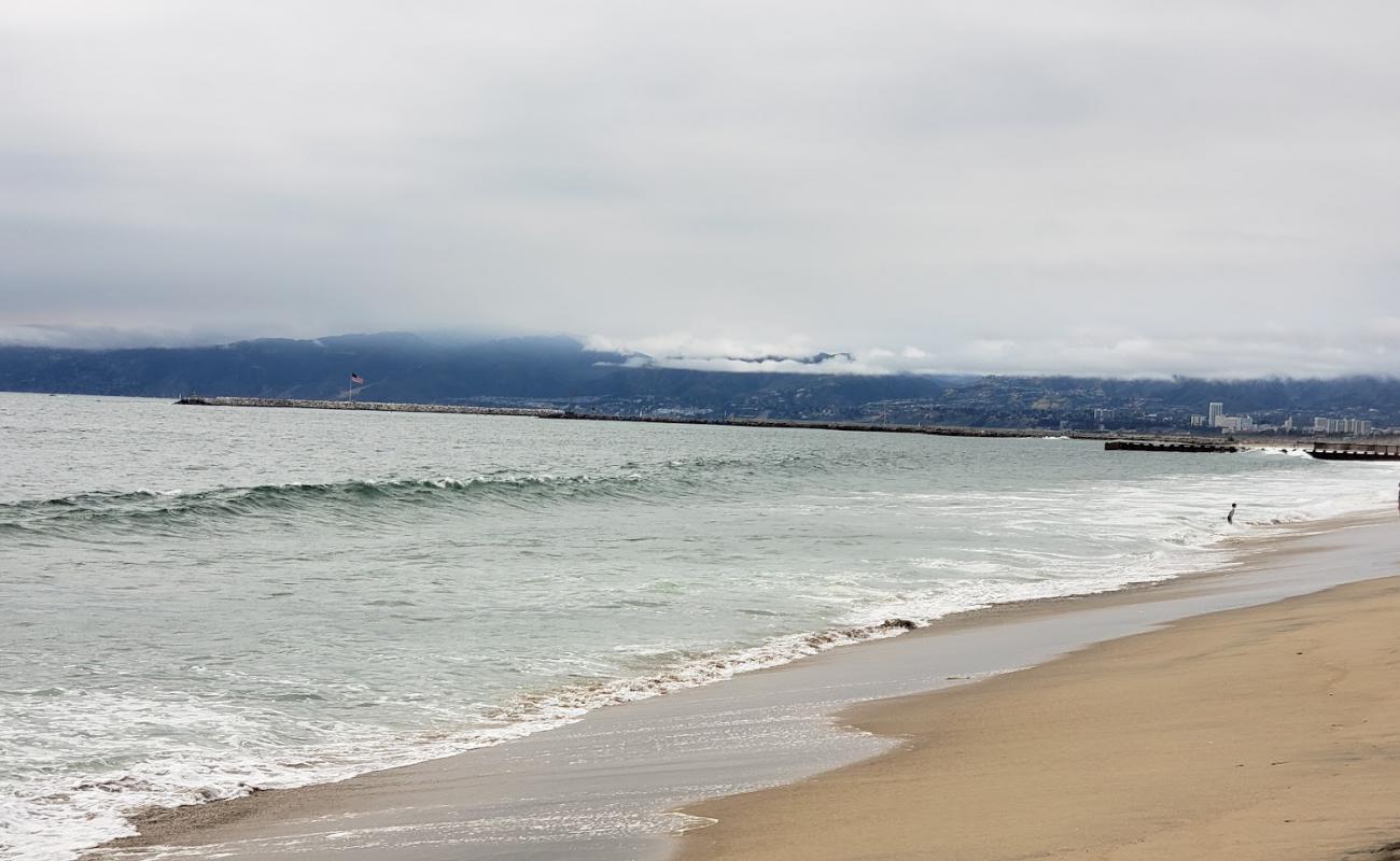 Playa Del Rey Beach'in fotoğrafı parlak kum yüzey ile