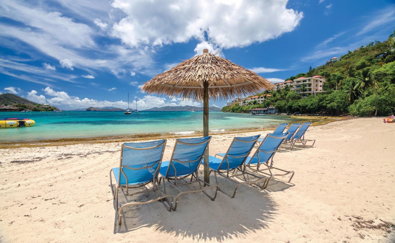 Coki beach'in fotoğrafı açık bej kum yüzey ile
