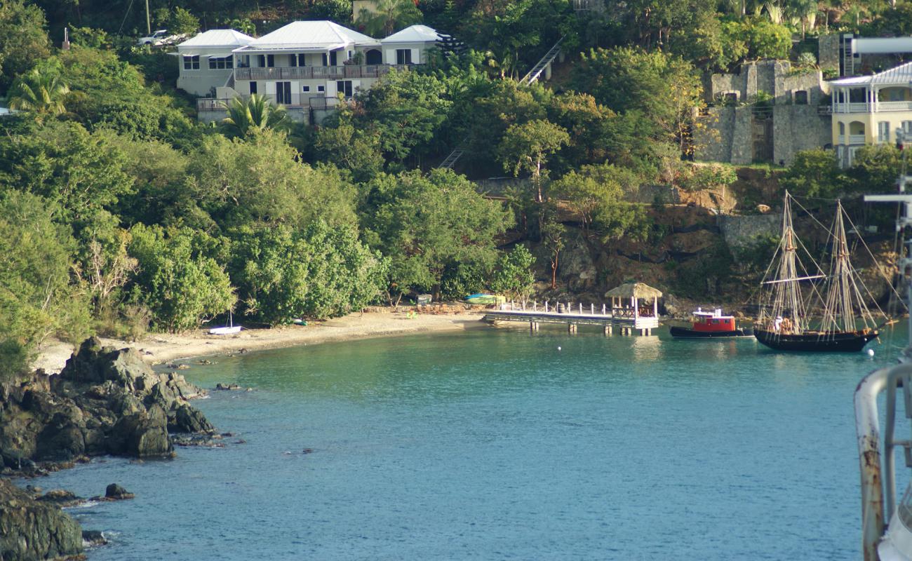 Prince Ruperts Cove'in fotoğrafı açık bej kum yüzey ile