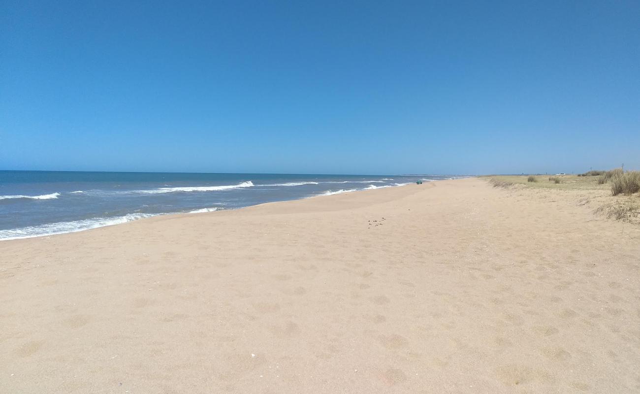 Escondida Beach'in fotoğrafı açık bej kum yüzey ile