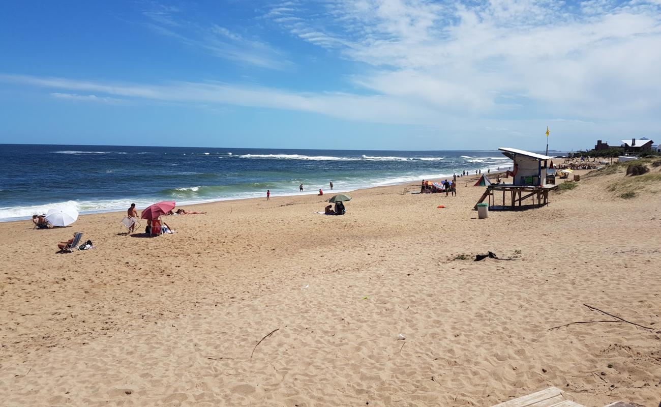La Balconada Beach'in fotoğrafı açık bej kum yüzey ile