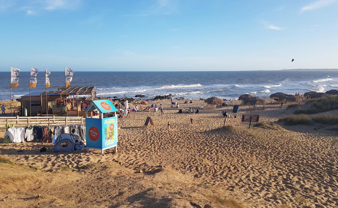Del Barco Beach'in fotoğrafı açık bej kum yüzey ile
