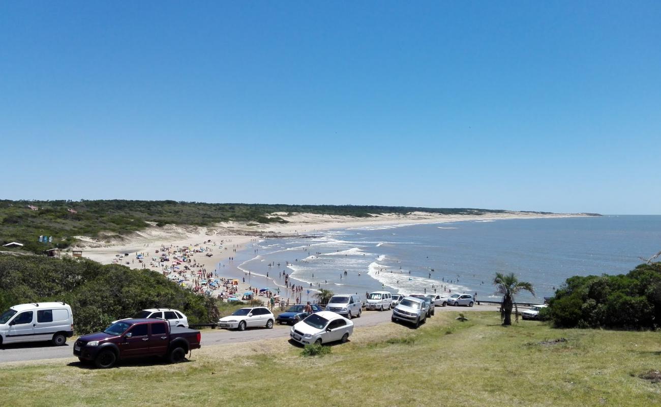 Del Barco Beach'in fotoğrafı açık bej kum yüzey ile