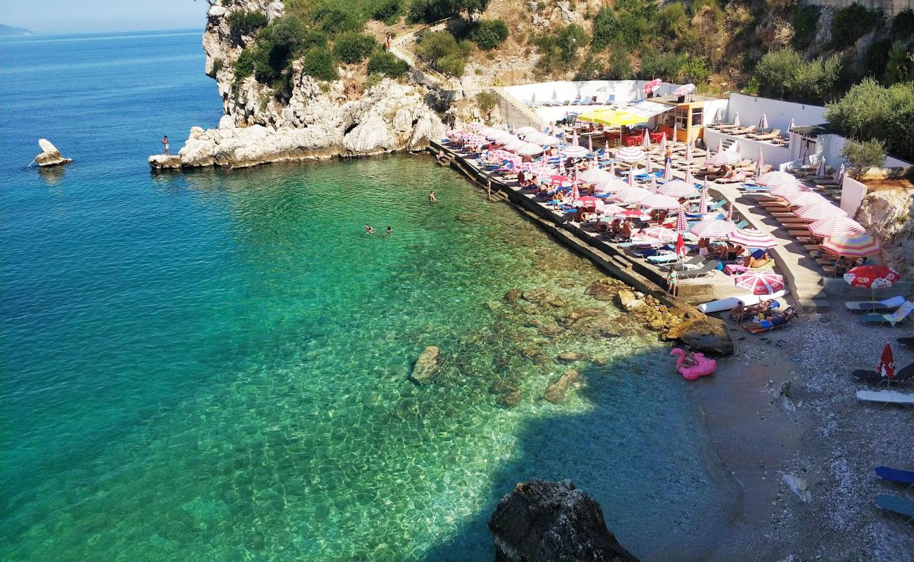 Kalaja Hotel Beach'in fotoğrafı taşlı kum yüzey ile
