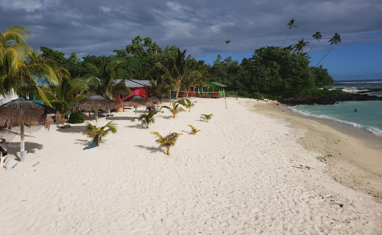 Faimafili Village Beach'in fotoğrafı açık bej kum yüzey ile