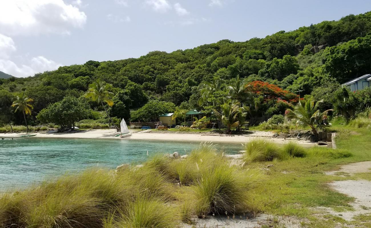 Diamond Cay beach II'in fotoğrafı bej kum ve çakıl yüzey ile