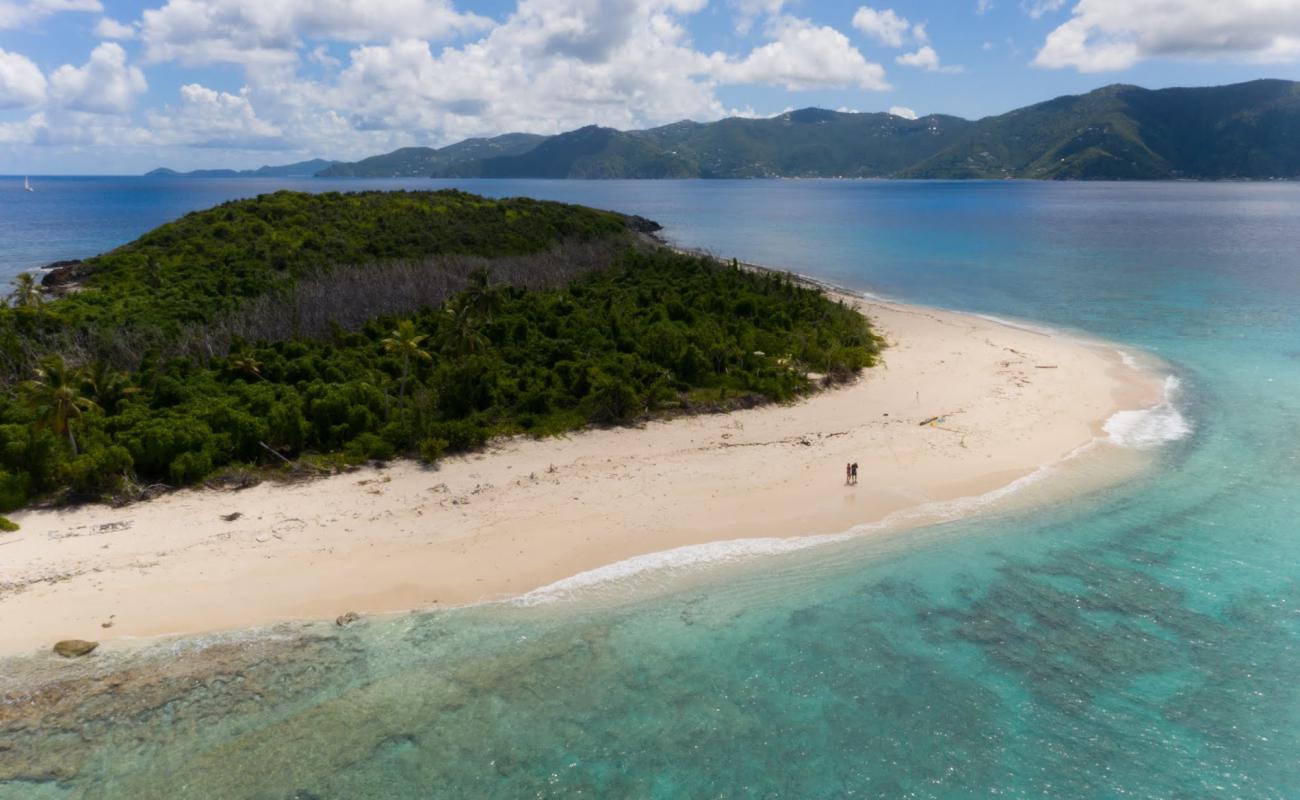 Sandy Cay beach'in fotoğrafı parlak ince kum yüzey ile