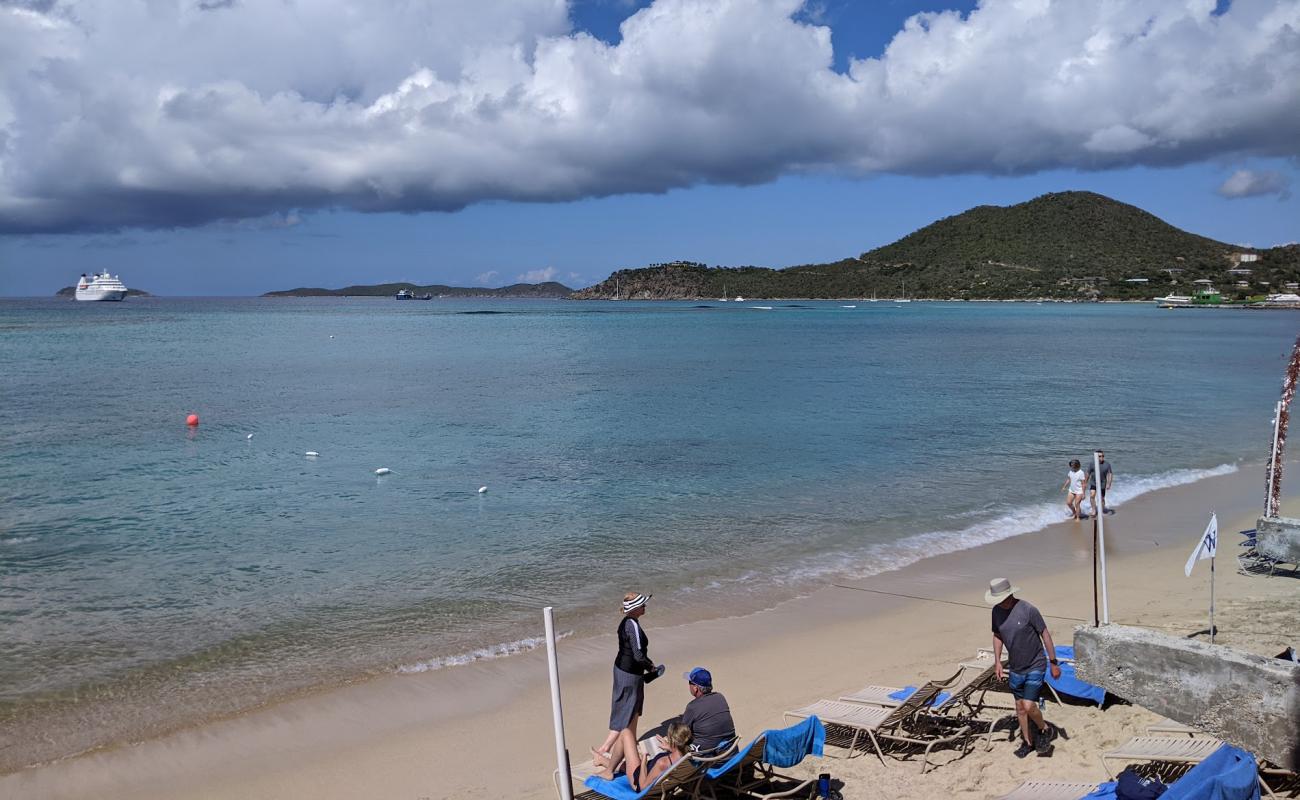 Fischer's Cove beach'in fotoğrafı parlak kum yüzey ile