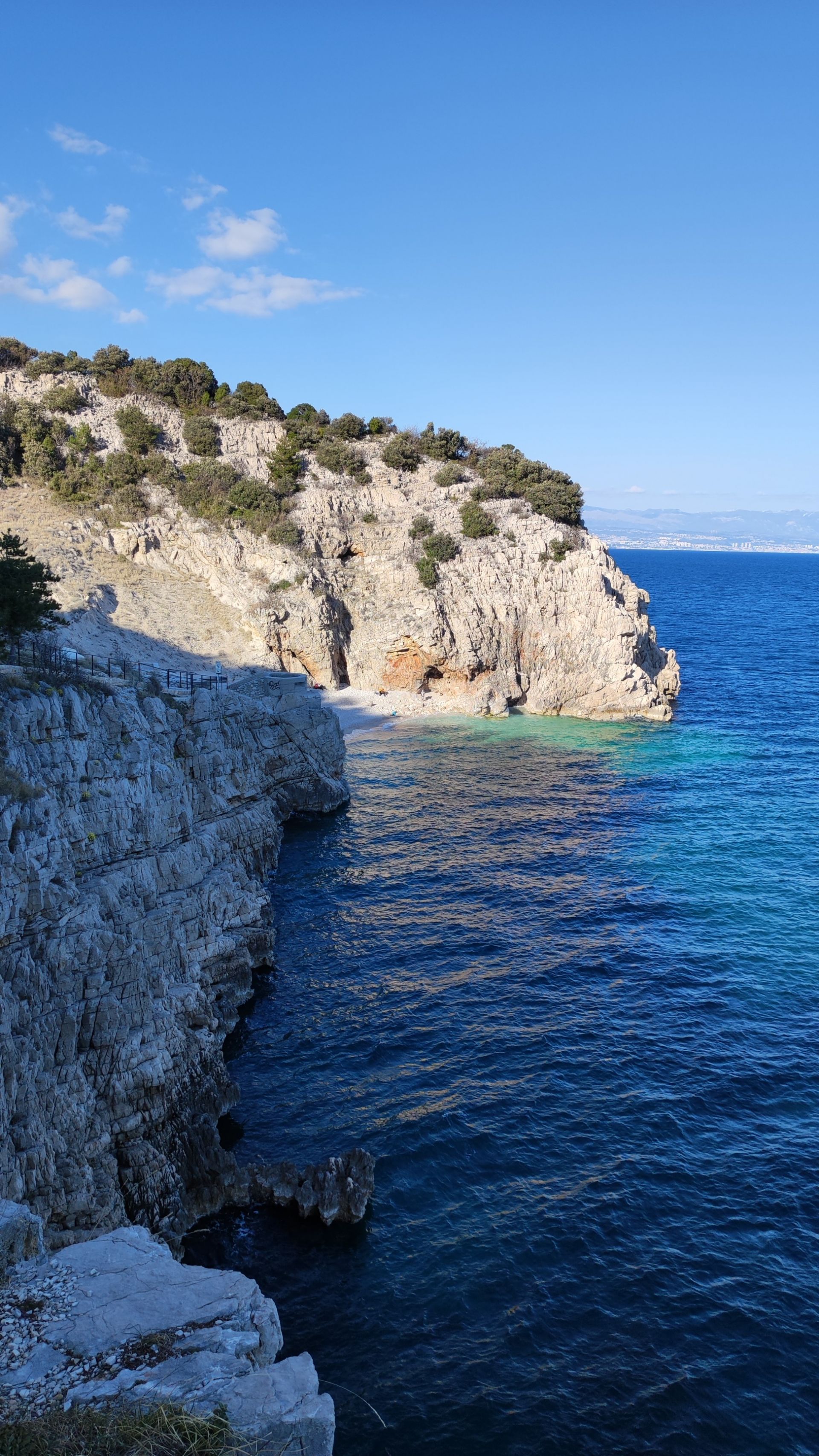 Klancac beach'in fotoğrafı geniş bir kıyı şeridi ile birlikte