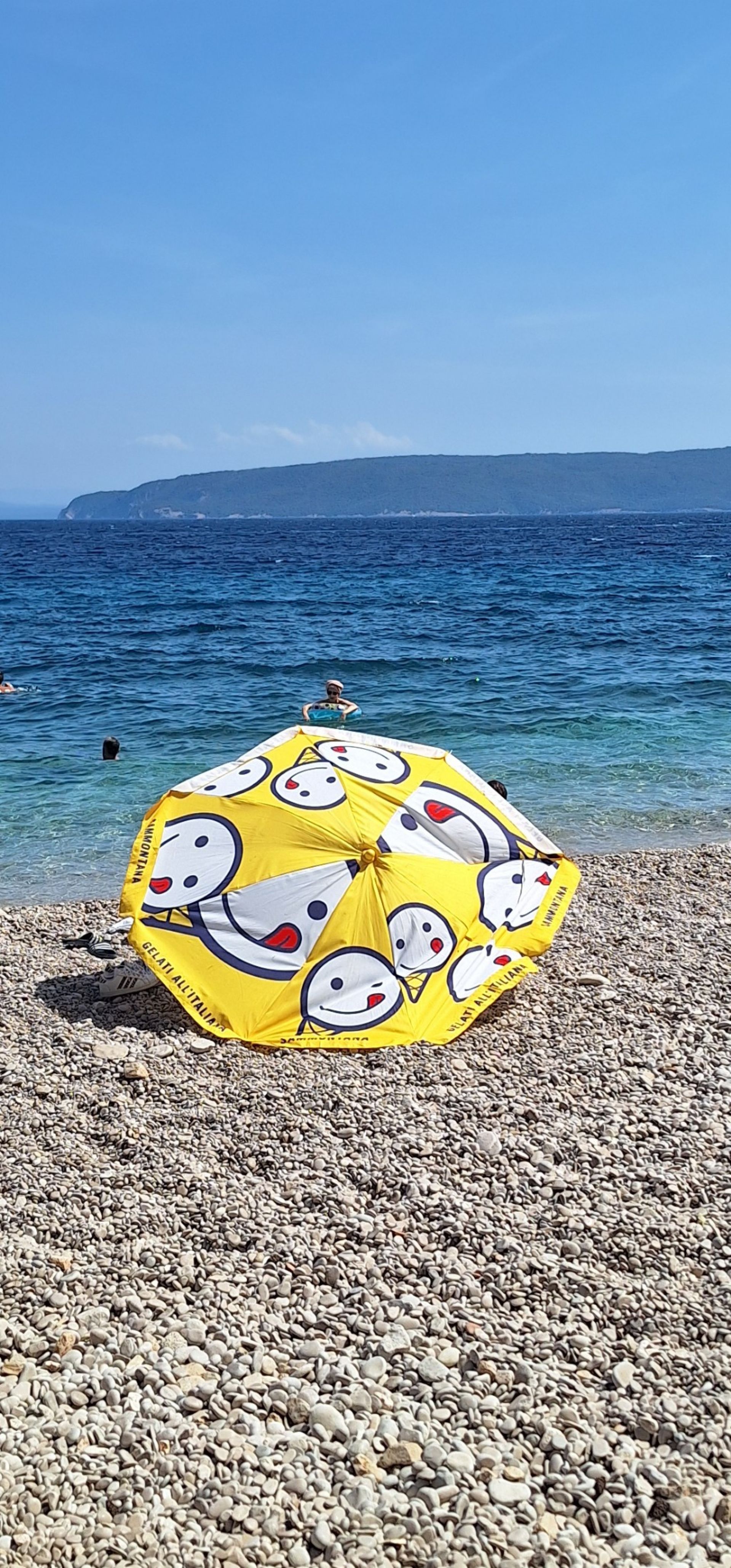 Jelenscica beach'in fotoğrafı küçük koy ile birlikte