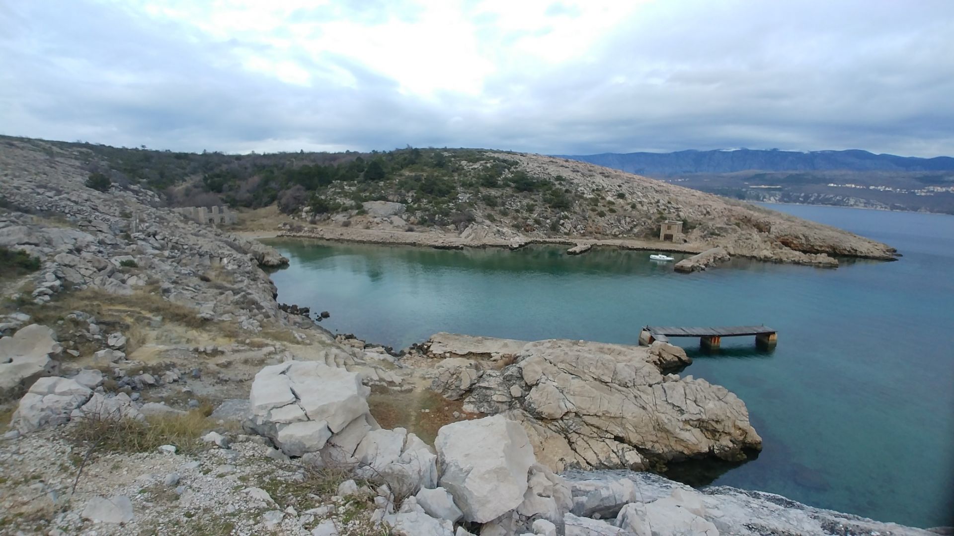 Rudine beach'in fotoğrafı kirli temizlik seviyesi ile