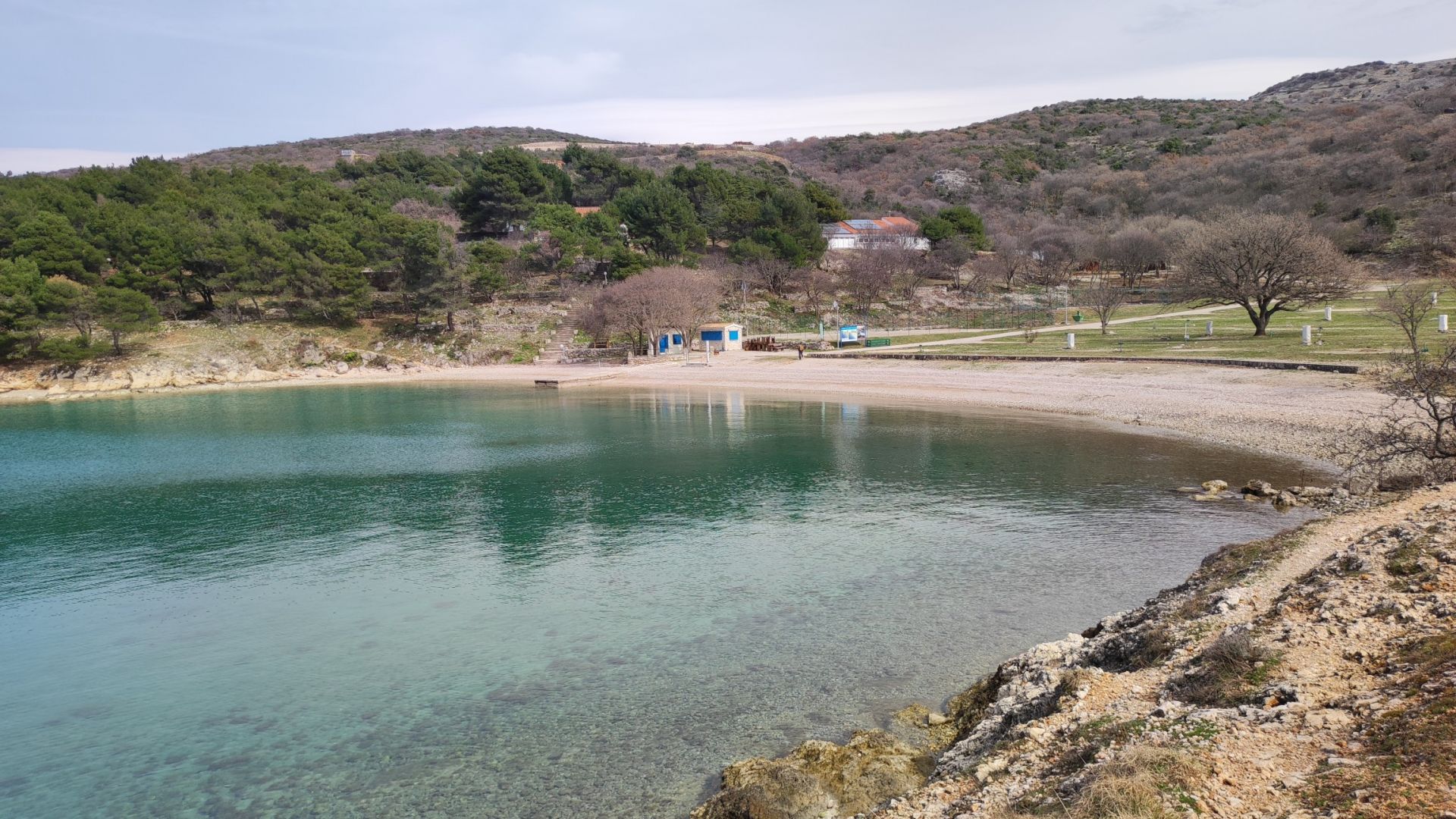 Konobe beach'in fotoğrafı çok temiz temizlik seviyesi ile