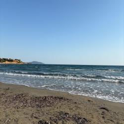 Kokkinia beach'in fotoğrafı geniş bir kıyı şeridi ile birlikte